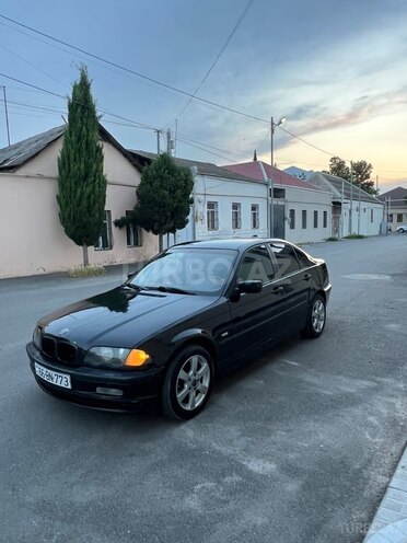 BMW 318-4