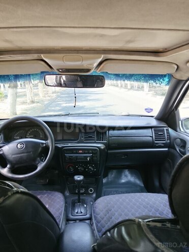 Opel Vectra-7