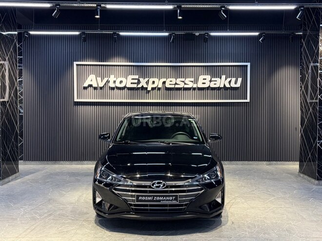 Hyundai Elantra-21