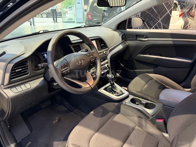 Hyundai Elantra-19