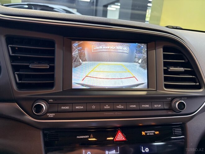 Hyundai Elantra-8