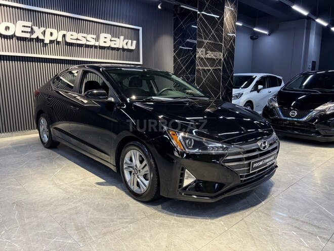 Hyundai Elantra-9