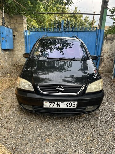 Opel Zafira-1