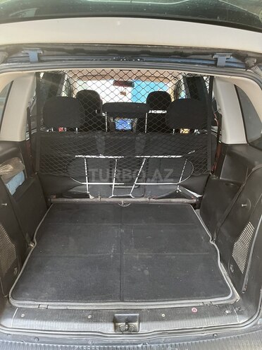 Opel Zafira-9
