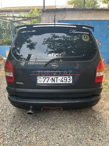 Opel Zafira-2