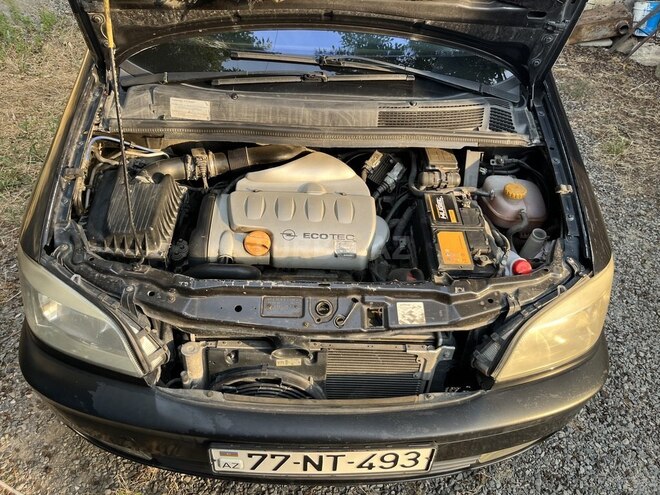 Opel Zafira-5