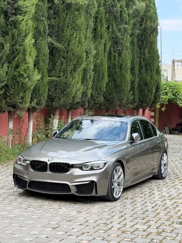 BMW 330-2