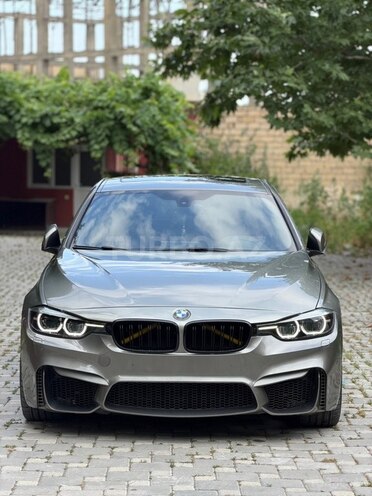BMW 330-1