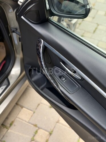 BMW 330-12