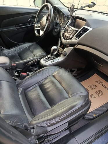 Chevrolet Cruze-13
