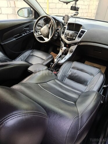 Chevrolet Cruze-14