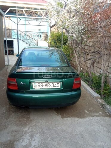 Audi A4-8