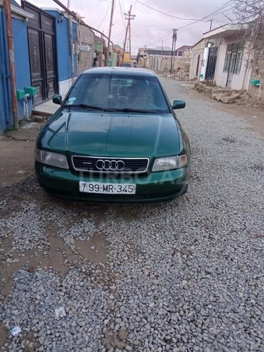 Audi A4-1