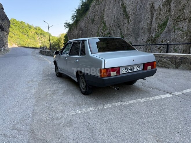 LADA (VAZ) 21099-2