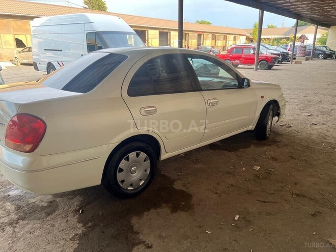 Nissan Sunny-5