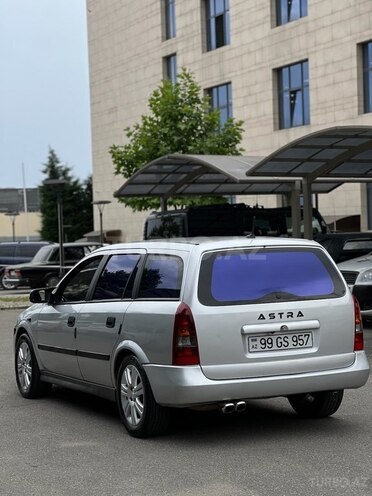 Opel Astra-11