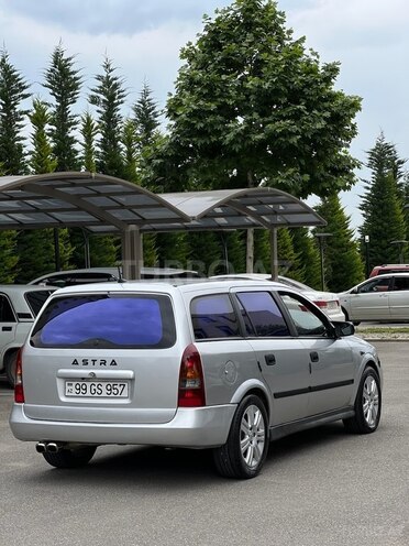 Opel Astra-12