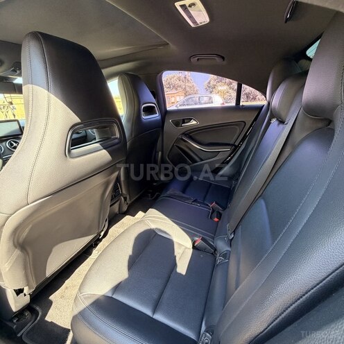 Mercedes CLA 200-14