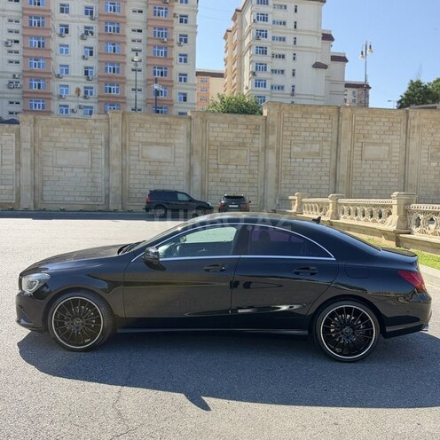 Mercedes CLA 200-3