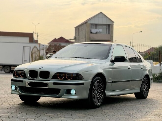 BMW 523-8