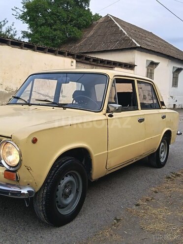 LADA (VAZ) 21011-2
