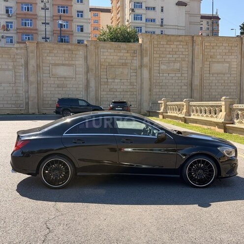 Mercedes CLA 200-10