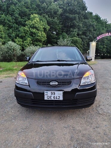 Kia Rio-1