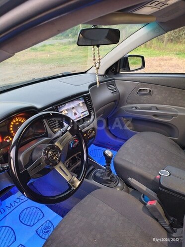 Kia Rio-4