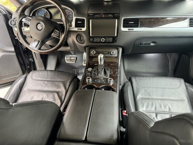 Volkswagen Touareg-7