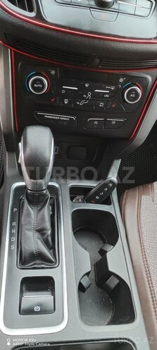 Ford Escape-13
