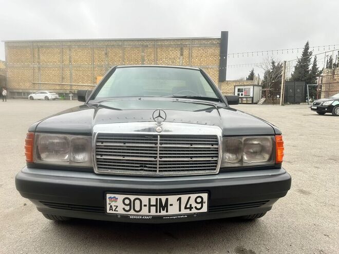 Mercedes 190-1