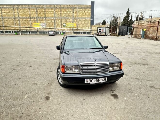 Mercedes 190-4