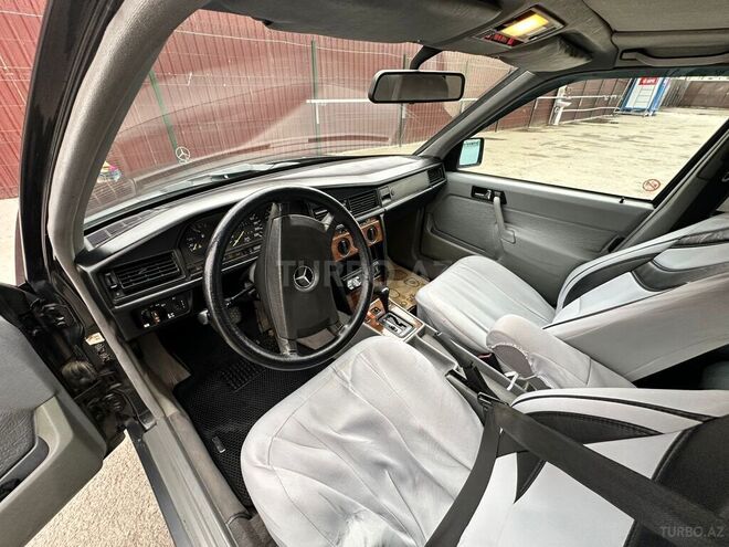 Mercedes 190-5