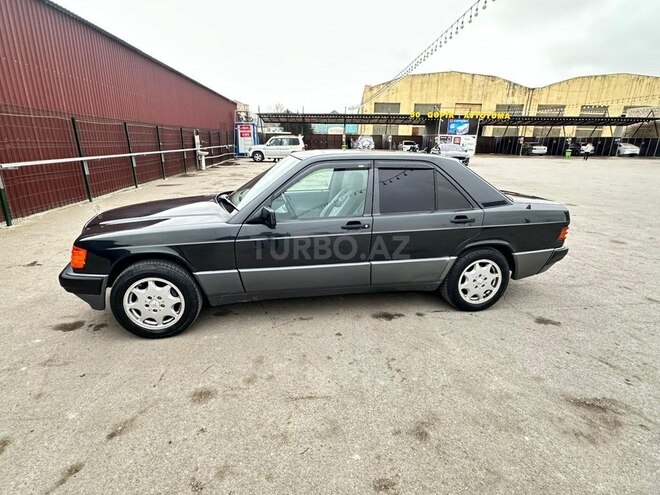 Mercedes 190-11