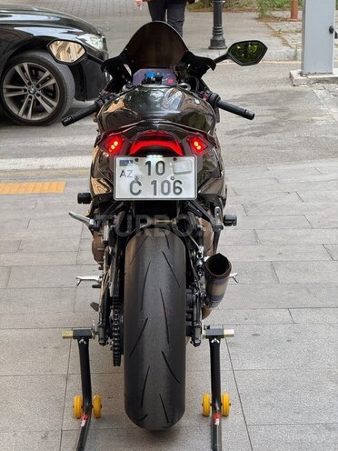 BMW S 1000 RR-10