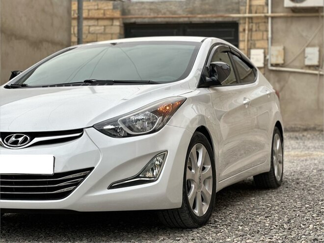 Hyundai Elantra-8