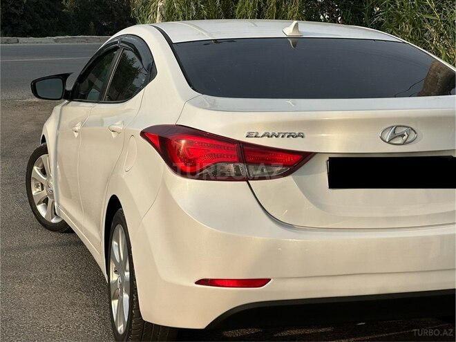 Hyundai Elantra-6