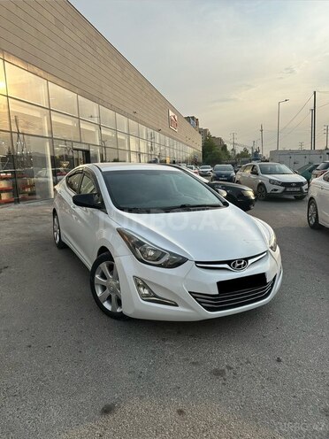 Hyundai Elantra-1