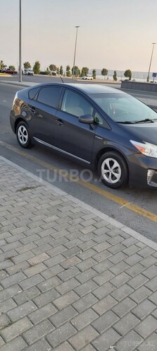 Toyota Prius-2