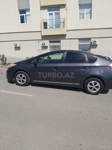 Toyota Prius-18