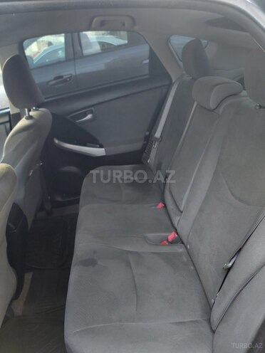 Toyota Prius-7