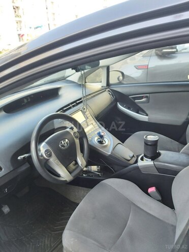 Toyota Prius-6