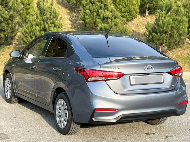 Hyundai Accent-6