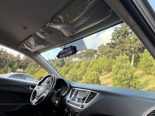 Hyundai Accent-8