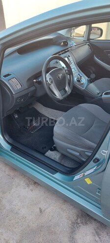 Toyota Prius-10