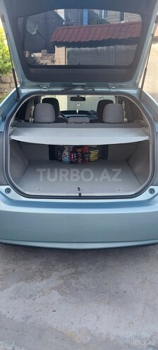 Toyota Prius-12