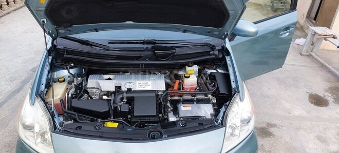 Toyota Prius-13