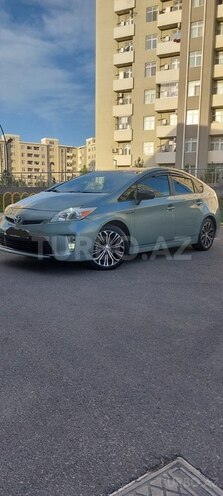 Toyota Prius-4