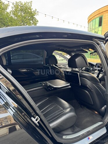 BMW 750-17
