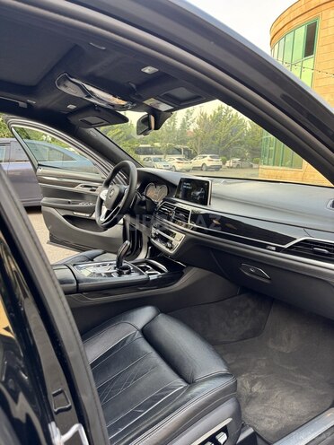 BMW 750-12